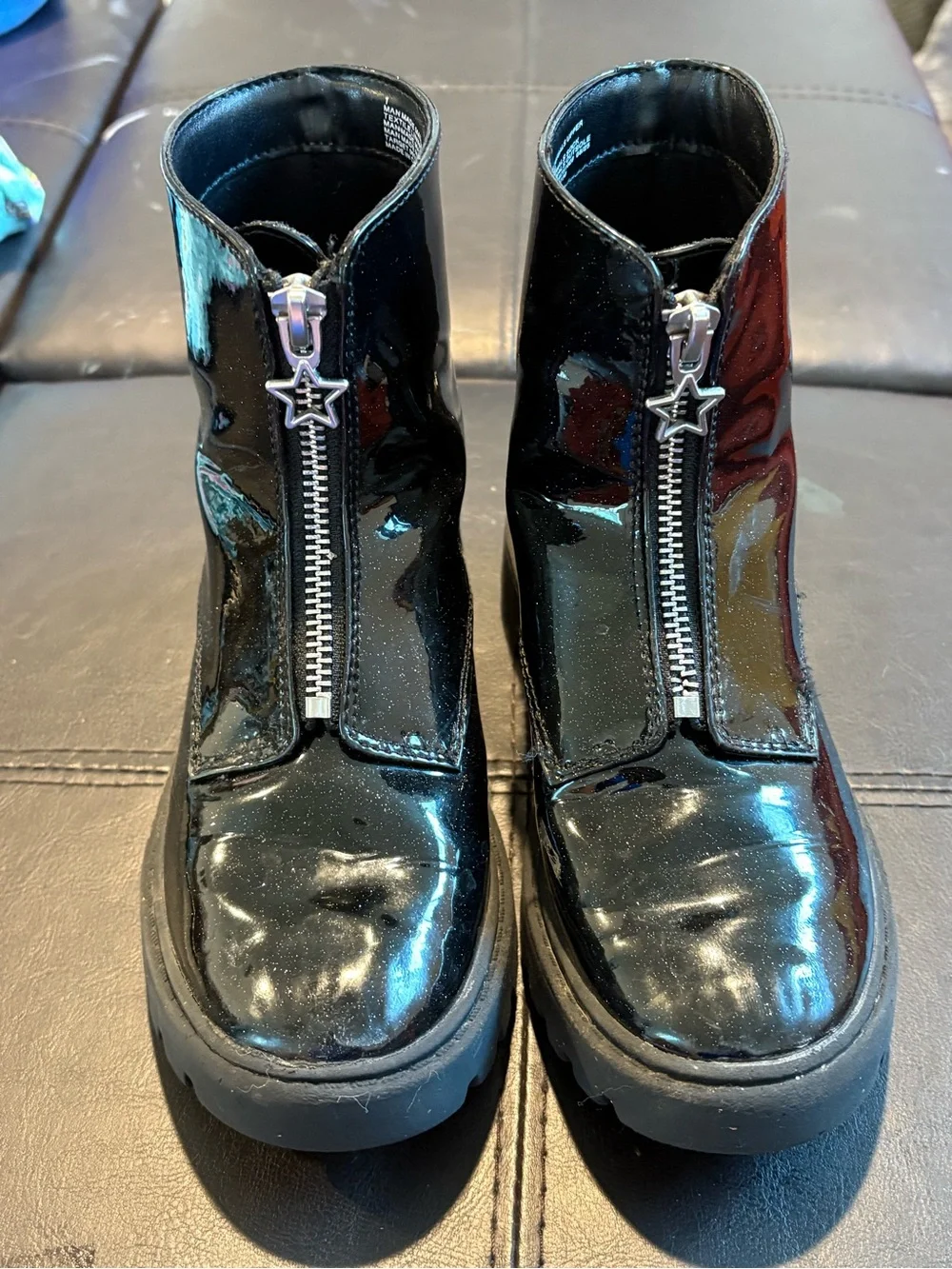 art class stylish black